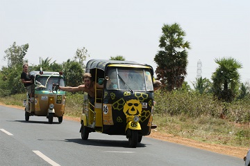 Rickshaw Challenge is a wacky race in India from the Travel Scientists. Race tuk tuks! This is the time and place to go crazy