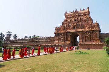 Rickshaw Challenge in India from the Travel Scientists. Race tuk tuks, and be rewarded for visiting places of interest.